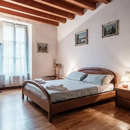 Il Balcone Della Corte - Downtown Daire Como